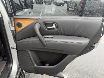 2012 INFINITI QX56 4WD 8-passenger