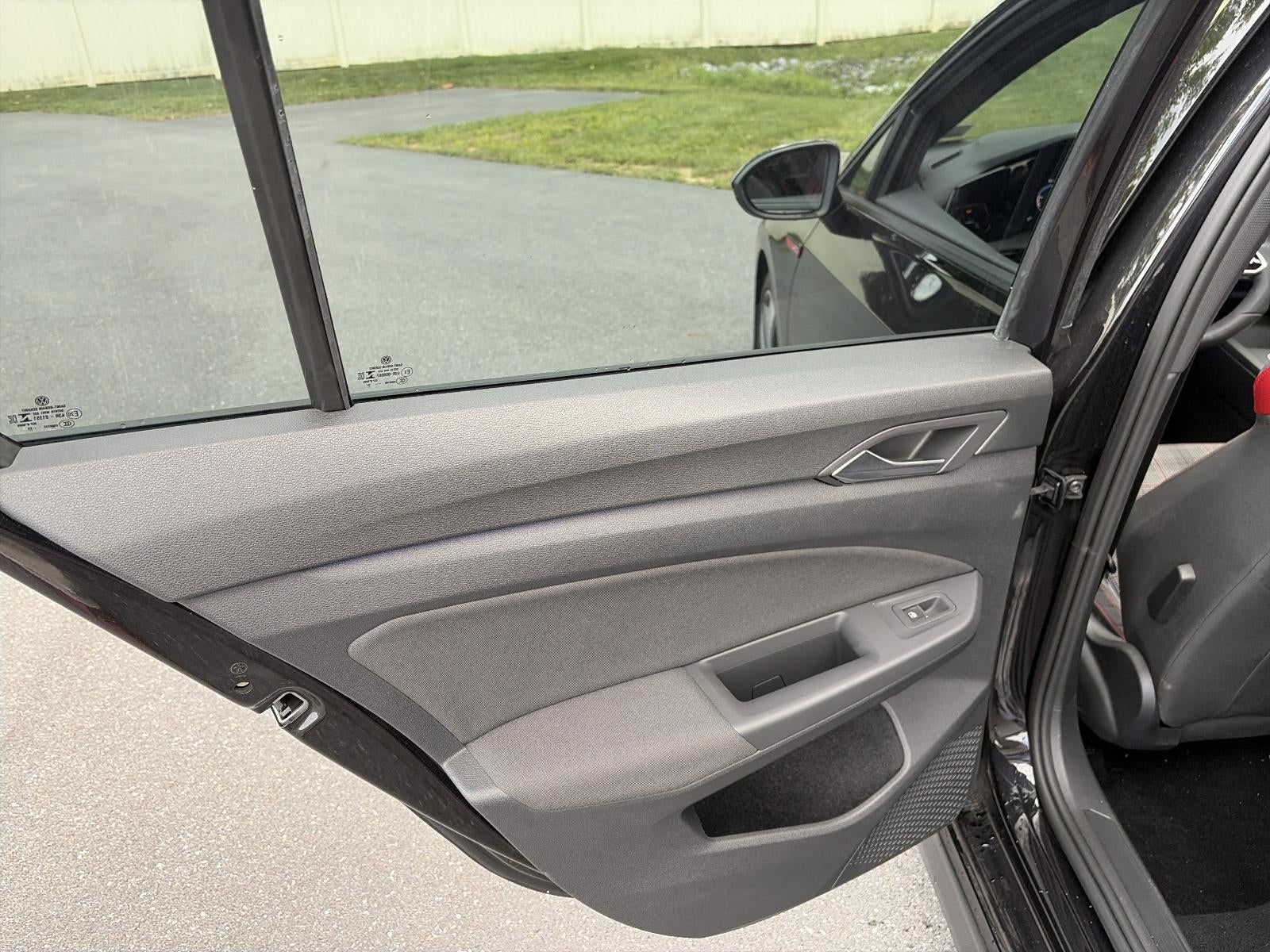 2022 Volkswagen Golf GTI 2.0T SE DSG