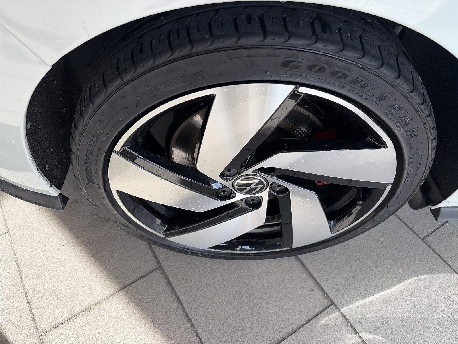 2023 Volkswagen Golf GTI 2.0T SE DSG