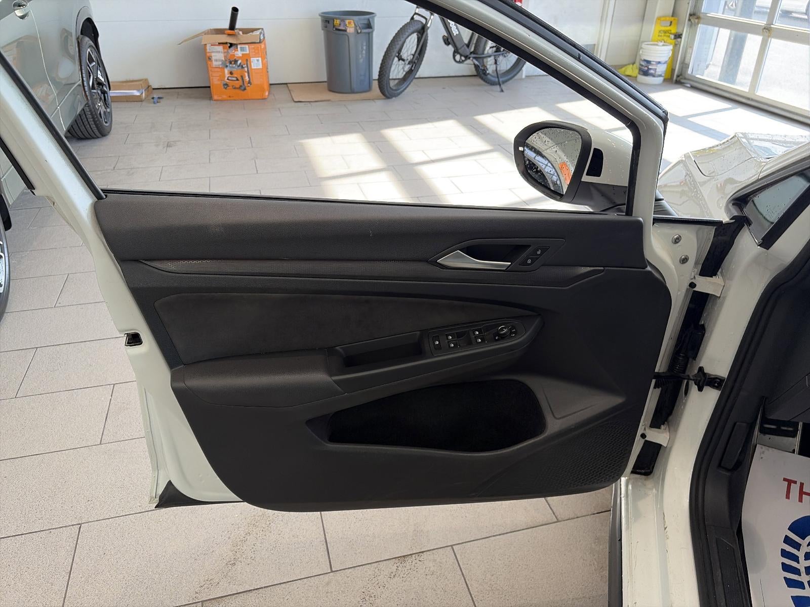 2023 Volkswagen Golf GTI 2.0T SE DSG