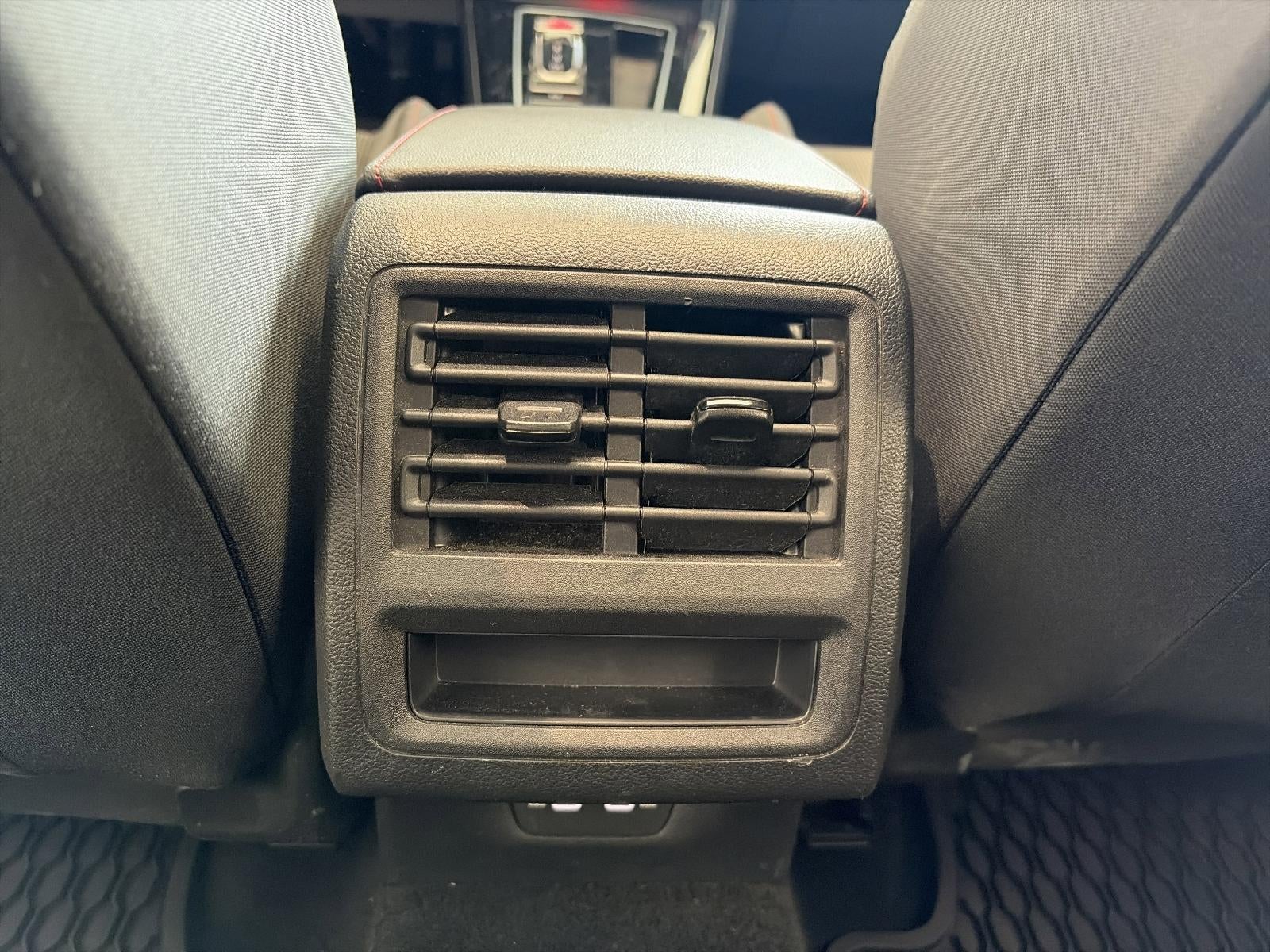 2023 Volkswagen Golf GTI 2.0T SE DSG