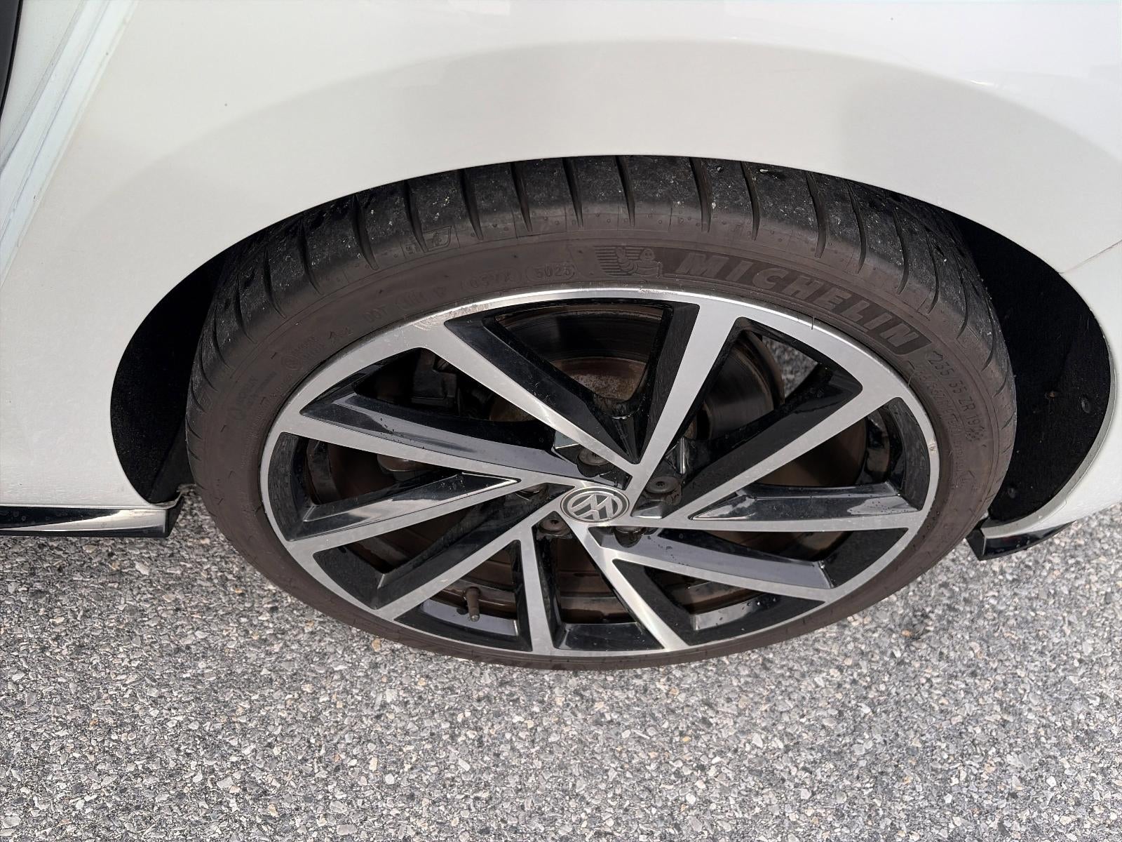 2019 Volkswagen Golf R 2.0T DSG w/DCC/Nav