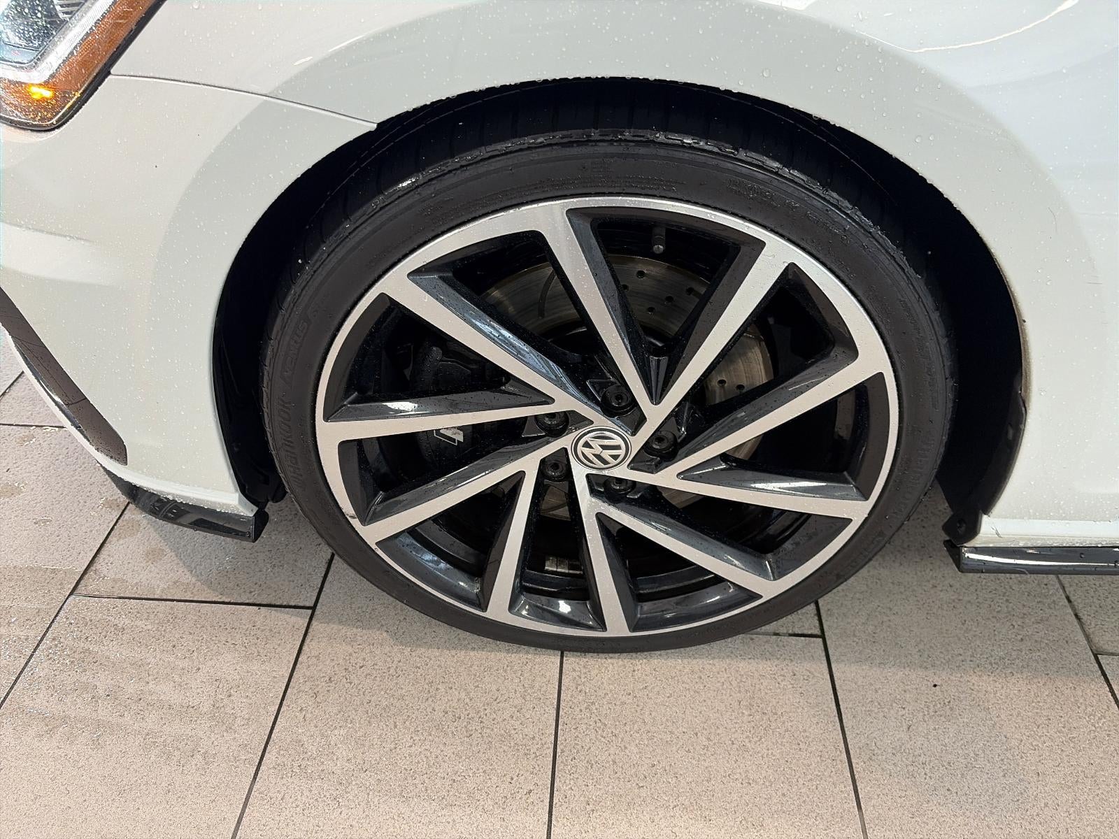 2018 Volkswagen Golf R 2.0T DSG w/DCC/Nav
