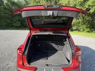 2021 Volvo XC40 T5 AWD Momentum