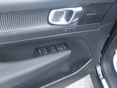 2021 Volvo XC40 Recharge P8 eAWD Pure Electric