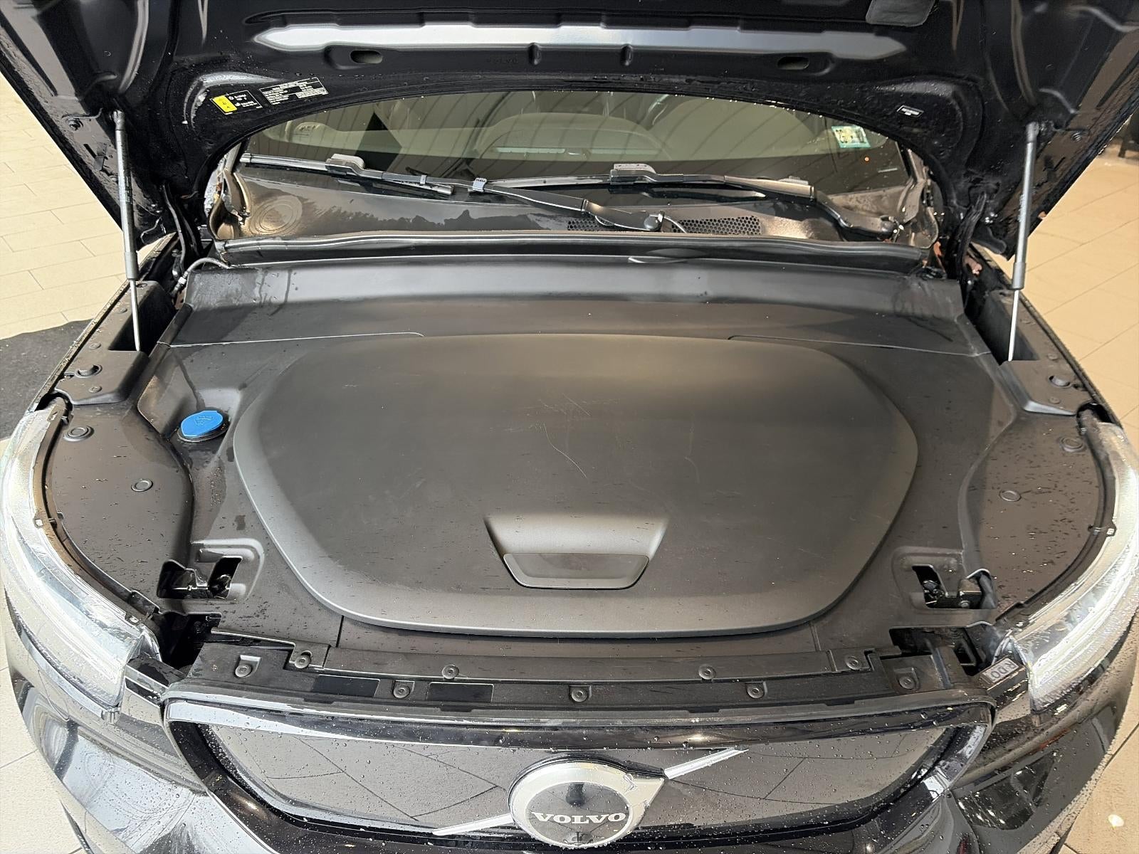 2021 Volvo XC40 Recharge P8 eAWD Pure Electric