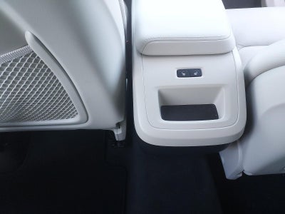 2024 Volvo XC60 B5 AWD Core Dark Theme