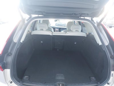 2024 Volvo XC60 B5 AWD Core Dark Theme