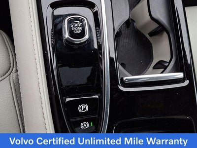 2023 Volvo S60 Recharge Plug-In Hybrid T8 eAWD PHEV Plus Dark Theme