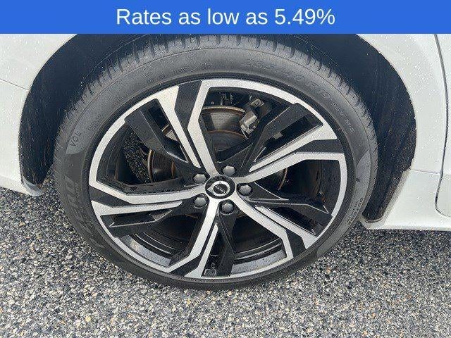 2024 Volvo S60 B5 FWD Plus Dark Theme