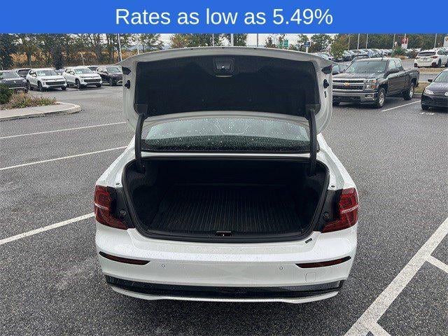 2024 Volvo S60 B5 FWD Plus Dark Theme