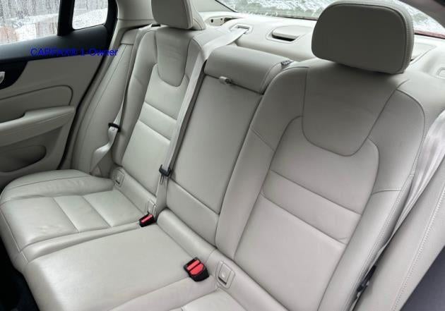 2023 Volvo S60 B5 AWD Ultimate Bright Theme