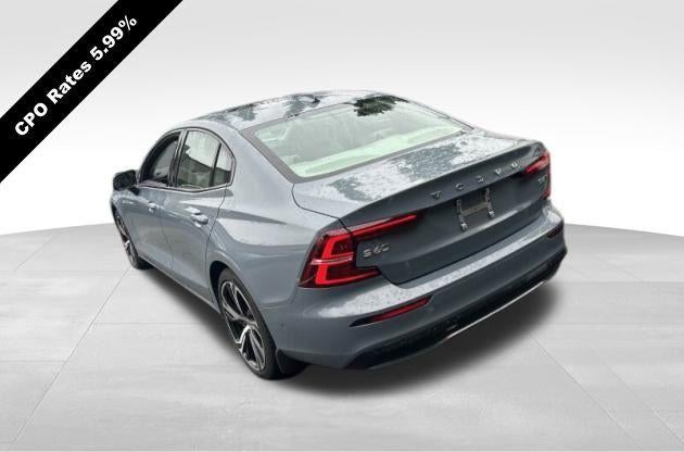 2024 Volvo S60 B5 AWD Plus Dark Theme