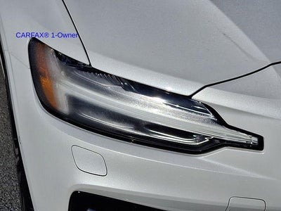 2024 Volvo S60 B5 AWD Plus Dark Theme