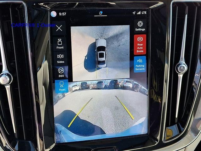 2024 Volvo S60 B5 AWD Plus Dark Theme