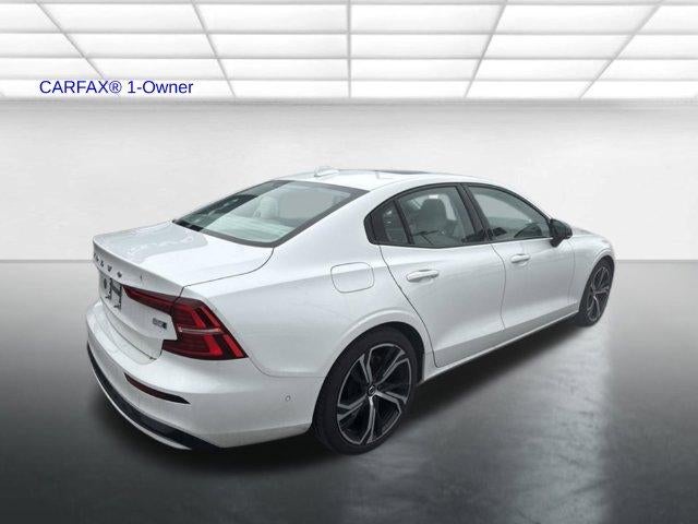 2024 Volvo S60 B5 AWD Ultimate Dark Theme