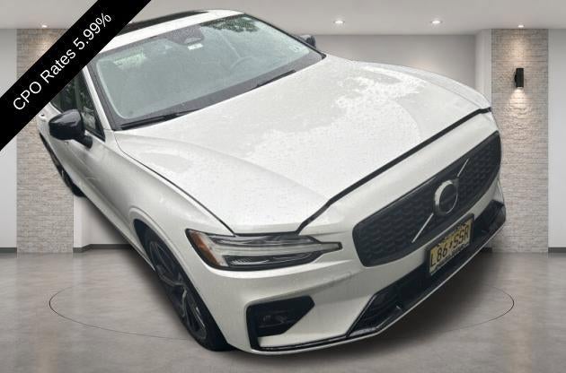 2024 Volvo S60 B5 AWD Ultimate Dark Theme