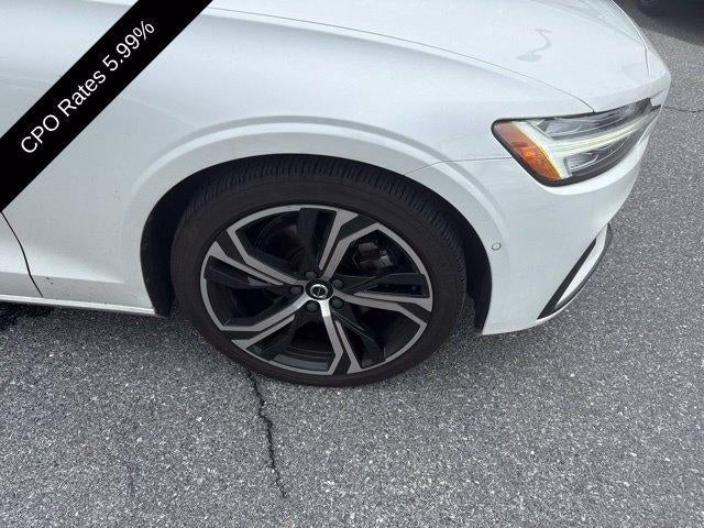 2024 Volvo S60 B5 AWD Ultimate Dark Theme