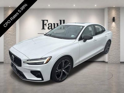 2024 Volvo S60 B5 AWD Ultimate Dark Theme