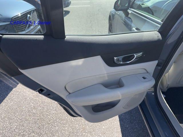 2023 Volvo S60 B5 AWD Plus Dark Theme