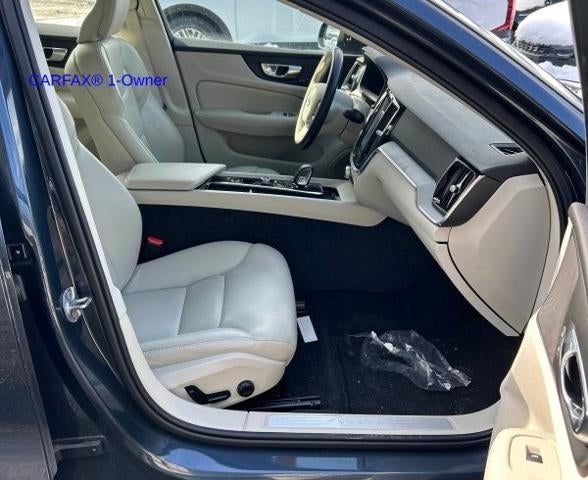 2023 Volvo S60 B5 AWD Plus Dark Theme