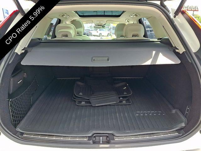 2023 Volvo XC60 B6 AWD Ultimate Bright Theme