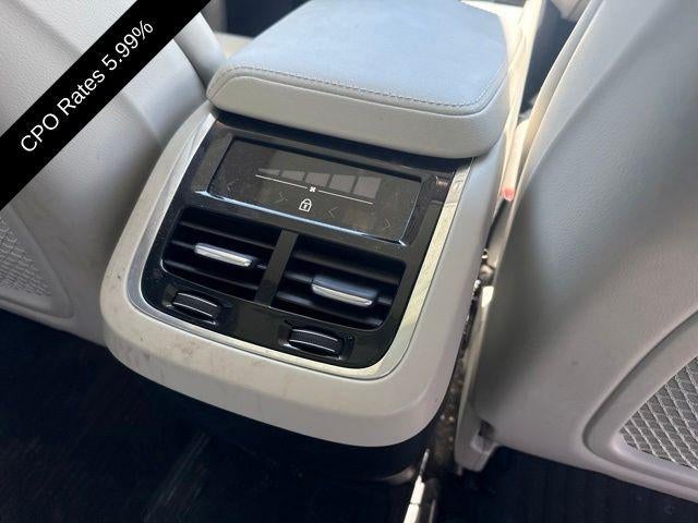 2023 Volvo XC60 B6 AWD Ultimate Bright Theme
