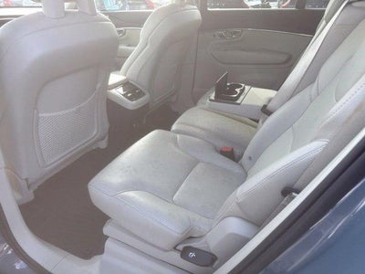 2020 Volvo XC90 T5 AWD Momentum 7 Passenger