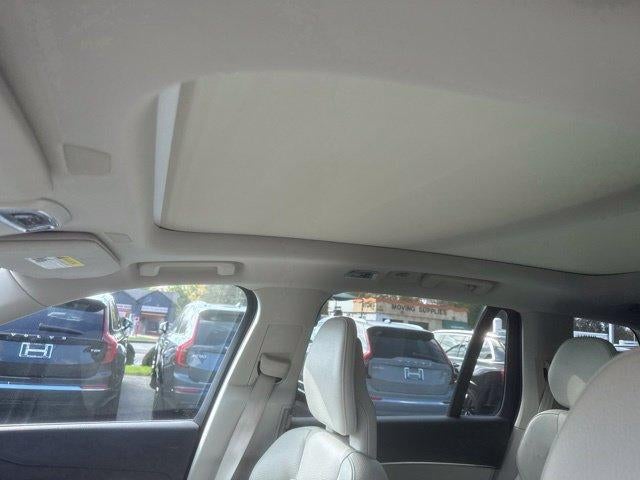 2020 Volvo XC90 T5 AWD Momentum 7 Passenger