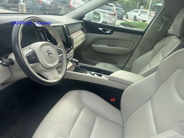 2021 Volvo XC60 T5 AWD Momentum