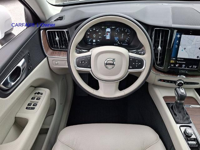 2021 Volvo XC60 T5 AWD Momentum
