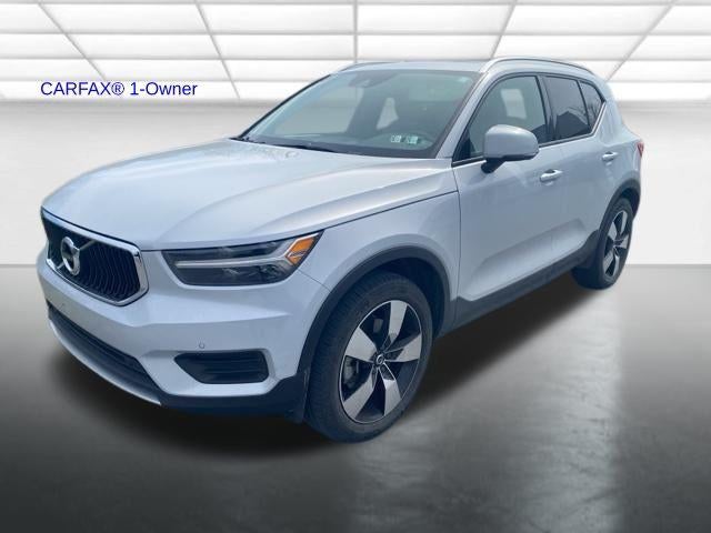 2020 Volvo XC40 T5 AWD Momentum