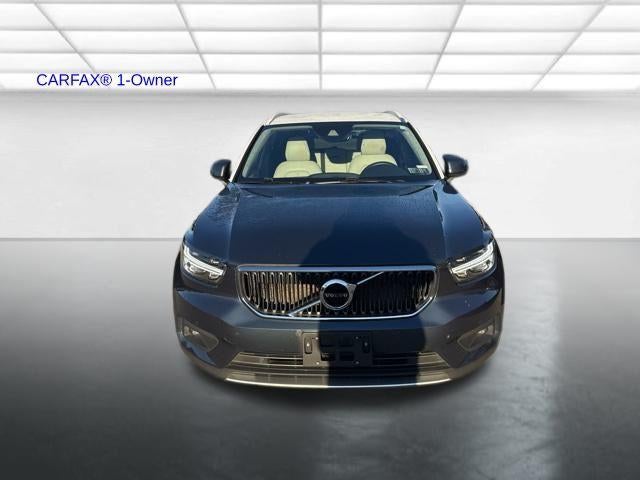 2021 Volvo XC40 T5 AWD Momentum