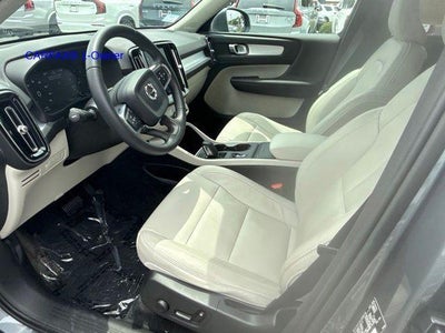 2019 Volvo XC40 T5 AWD Momentum