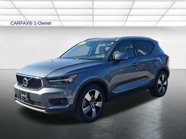 2019 Volvo XC40 T5 AWD Momentum