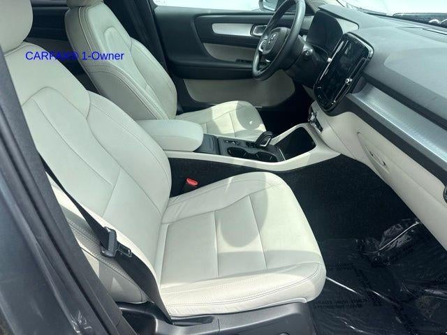 2019 Volvo XC40 T5 AWD Momentum