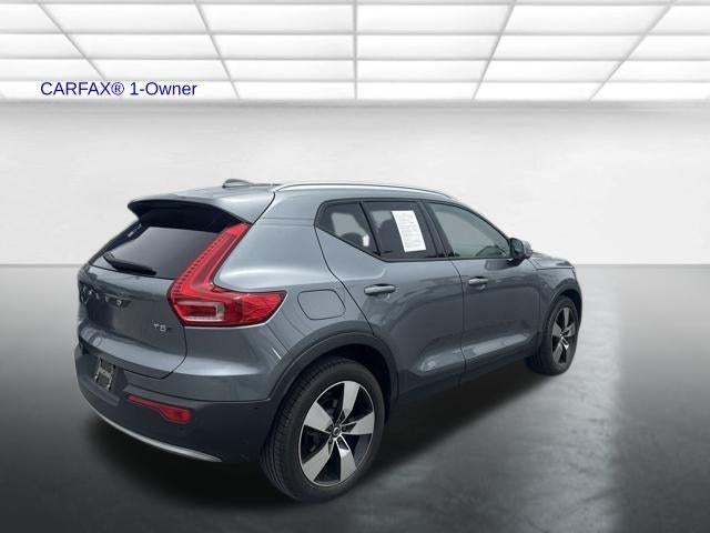 2019 Volvo XC40 T5 AWD Momentum
