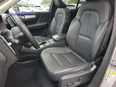 2019 Volvo XC40 T5 AWD Momentum