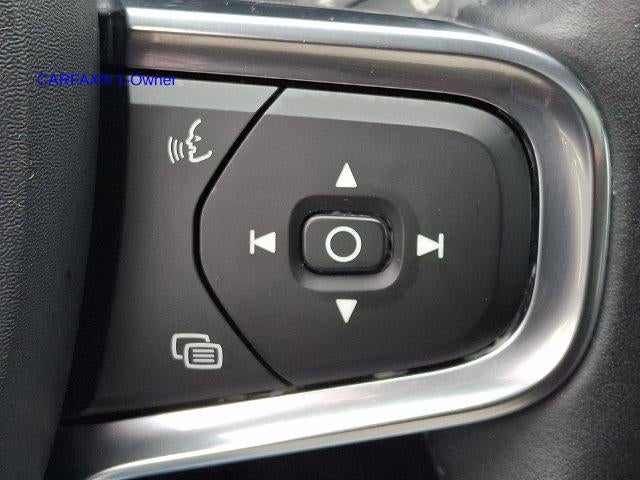 2019 Volvo XC40 T5 AWD Momentum