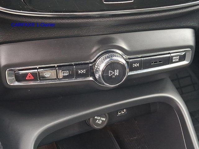 2021 Volvo XC40 T5 AWD R-Design