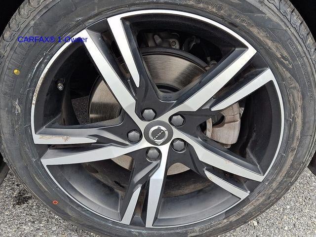 2021 Volvo XC40 T5 AWD R-Design