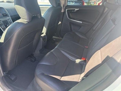 2016 Volvo XC60 AWD 4dr T5 Premier