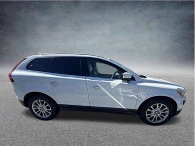 2010 Volvo XC60 AWD 4dr 3.0T w/Moonroof