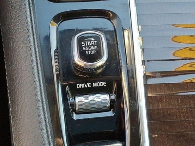 2018 Volvo XC90 T6 AWD 7-Passenger Momentum