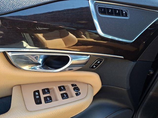 2016 Volvo XC90 AWD 4dr T6 Momentum