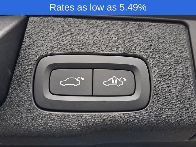 2023 Volvo XC60 Recharge Plug-In Hybrid T8 eAWD PHEV Ultimate Bright Theme