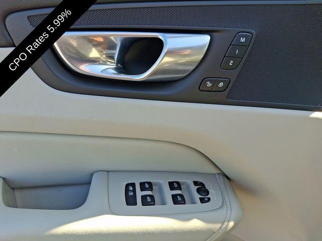 2024 Volvo XC60 Recharge Plug-In Hybrid T8 eAWD PHEV Plus Dark Theme