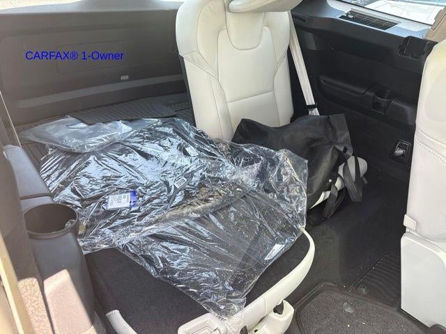 2025 Volvo XC90 Plug-In Hybrid T8 AWD Ultra 6-Seater