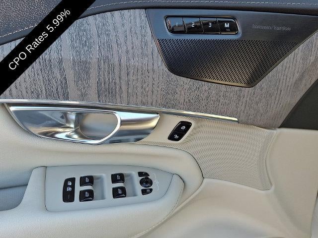 2025 Volvo XC90 Plug-In Hybrid T8 AWD Ultra 7-Seater