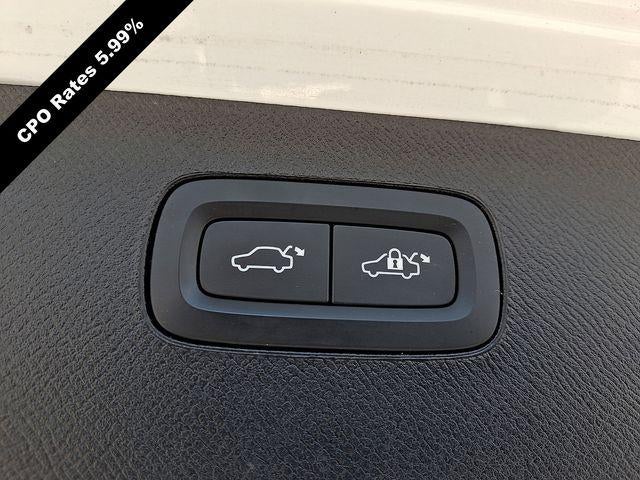 2024 Volvo XC90 B5 AWD Plus Bright Theme 7P